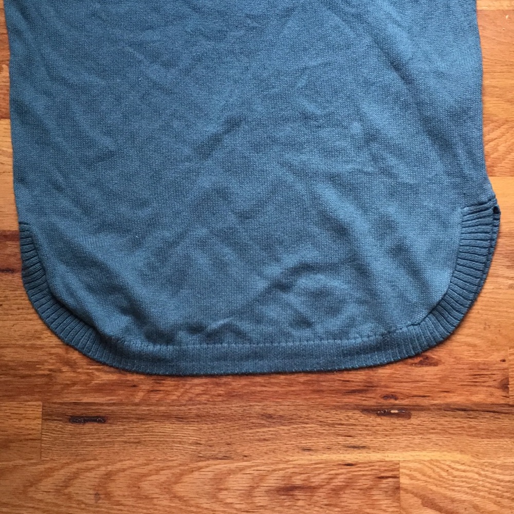 Beautiful New Soft Gray/Teal Sweater - Picture 4 of 7